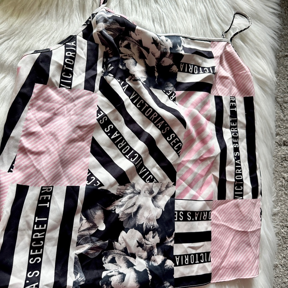 *sold* NWT Rare Sexy Victoria’s Secret Lounge Top - Picture 6 of 7